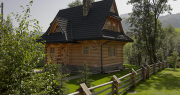 GERARD Shake Charcoal Wooden house references from Poland