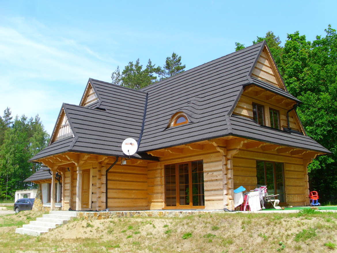 GERARD Shake Charcoal Wooden house references from Poland