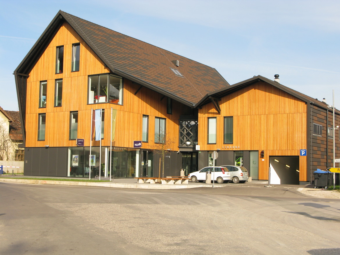 GERARD Shake chestnut CEDAR - CHESTNUT COMBINATION, IG HEALTH CENTER, SLOVENIA